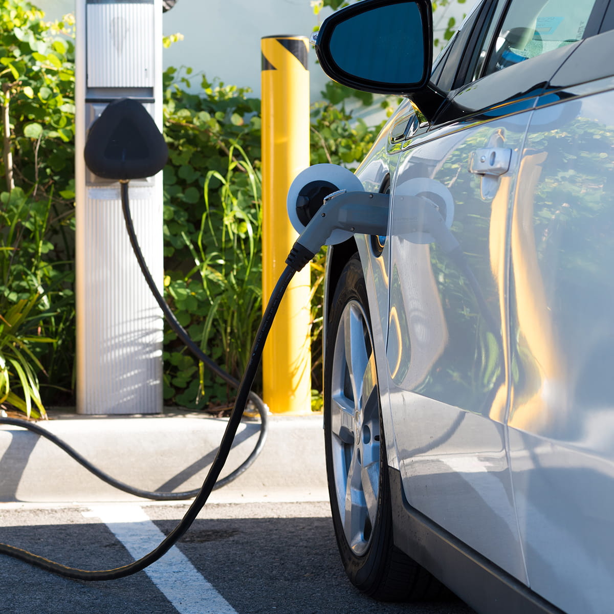 Electric Vehicles and the key risks surrounding batteries